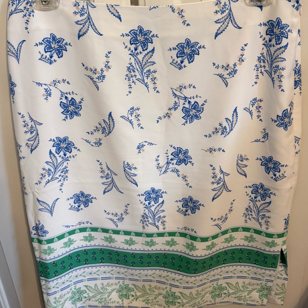 Ann Taylor skirt with side zip closure